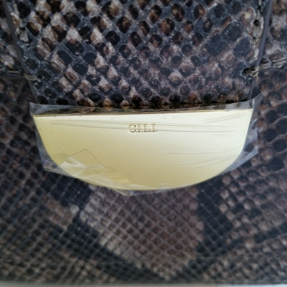 G.I.L.I  Black Python Saddle Bag - Picture 3 of 7